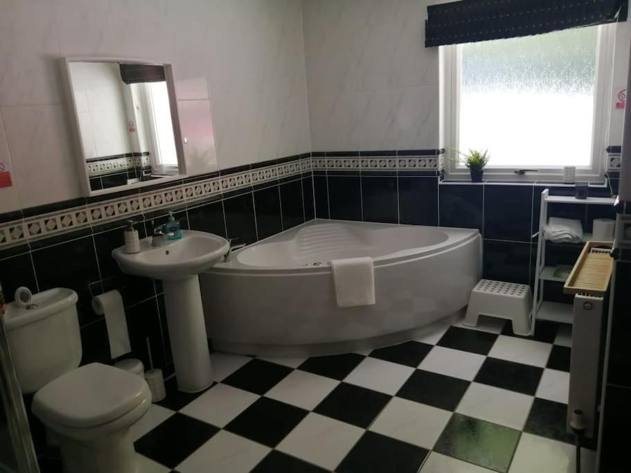 Waterside 3 Bed Cottage, Hot Tub, Sauna, Pvt Beach Аррокар Екстер'єр фото